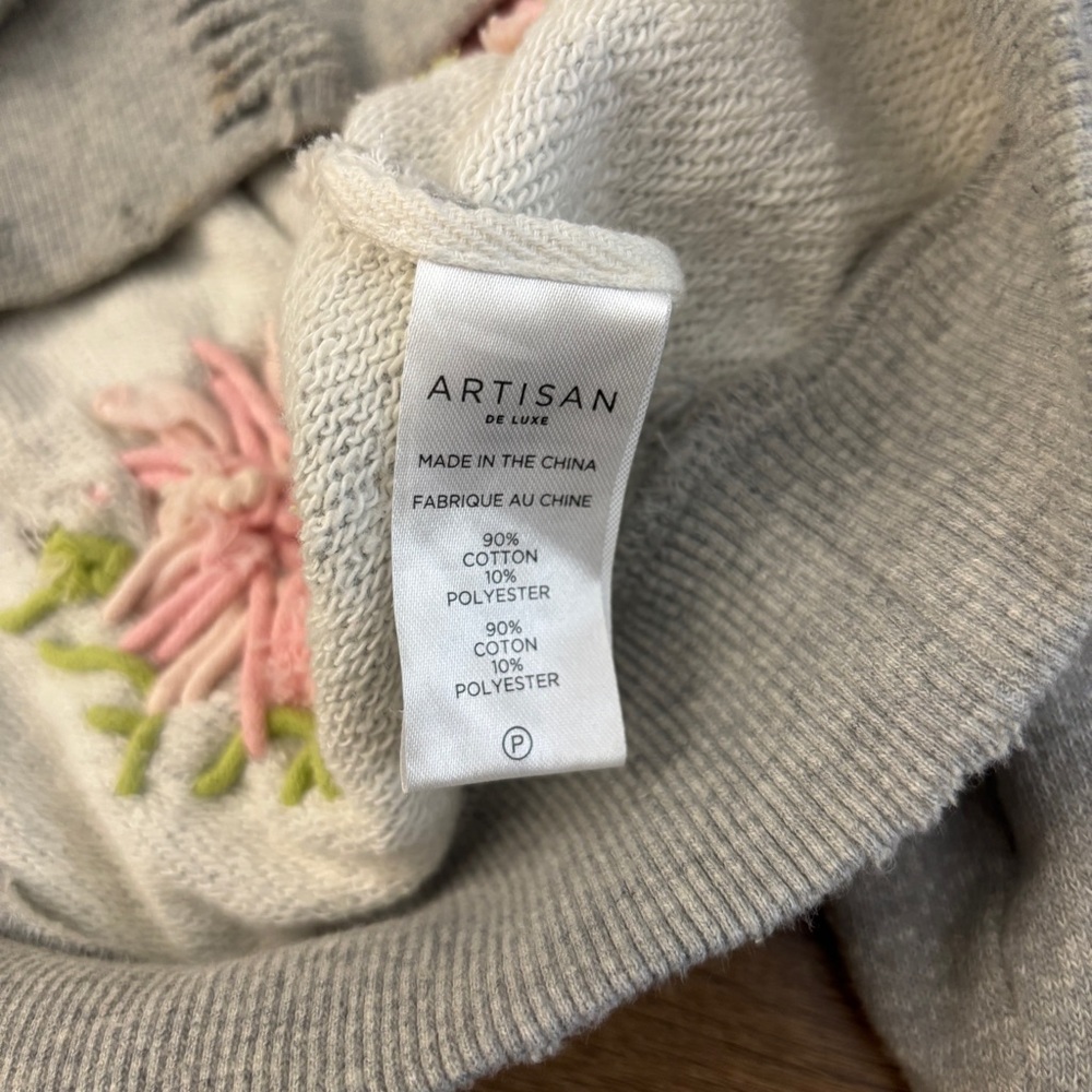 Anthropologie Artisan De Luxe Distressed Sweatshirt Floral Yarn Embroidery RARE - Picture 5 of 9